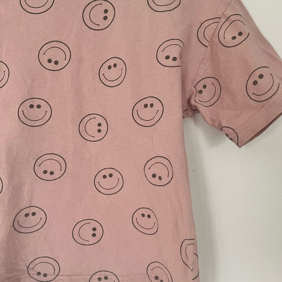 Indy & Pippa Pink Smiley Face Kids T-Shirt. Neutral gender - Picture 3 of 9